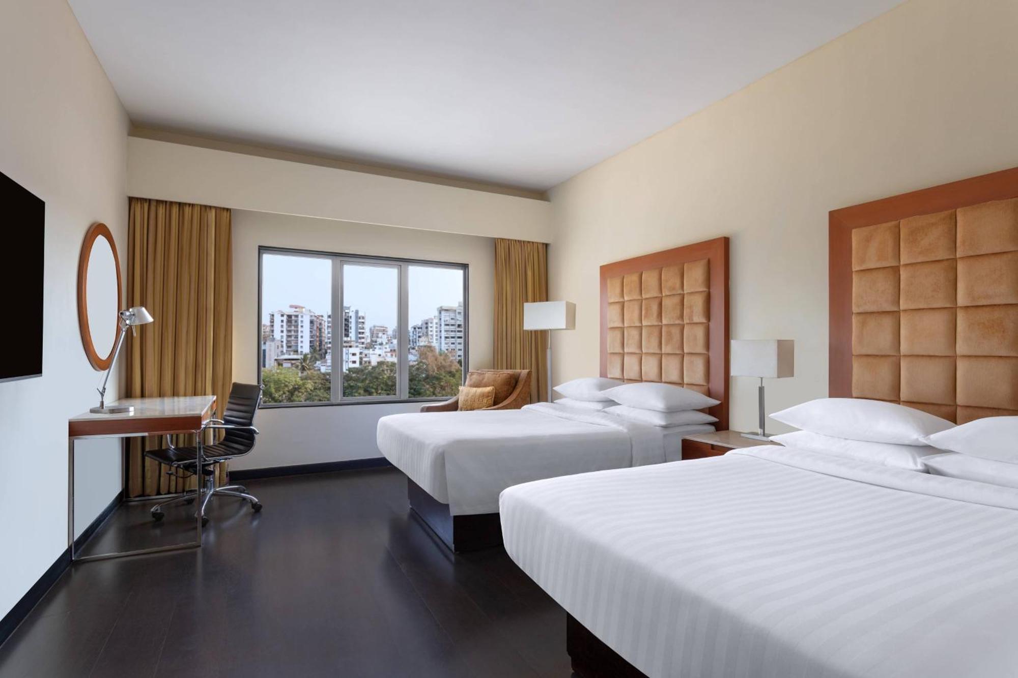 Surat Marriott Hotel Exterior foto