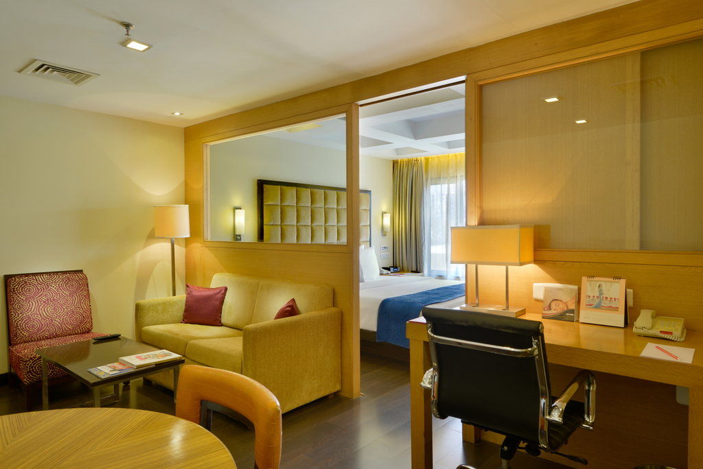 Surat Marriott Hotel Exterior foto